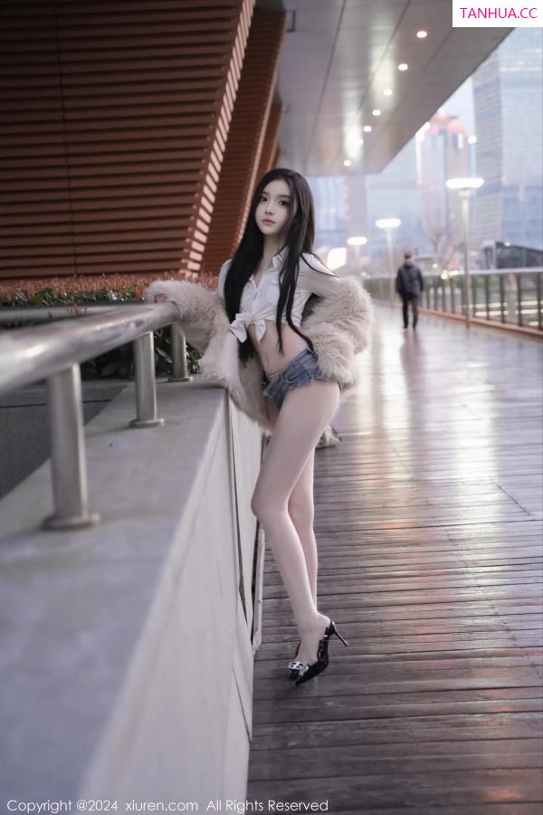   [XiuRen]高清写真图 2024.03.20 No.8261 龙雪儿 清纯美腿第4张图片